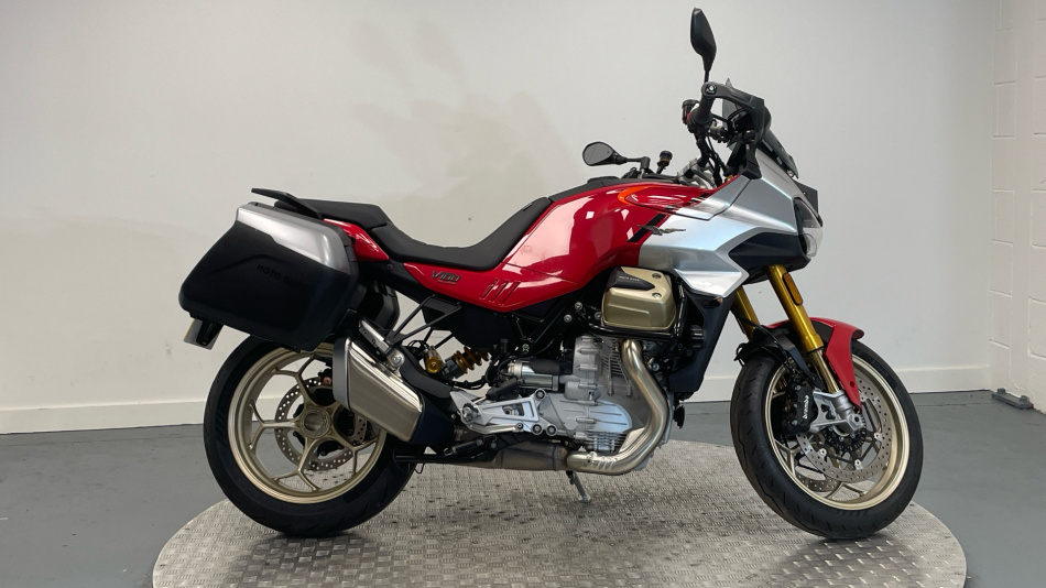 Moto Guzzi V100 Mandello S E5+ (25MY)